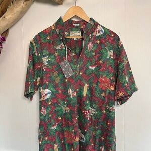 Reyn Spooner Green and Red Holiday Shirt NWT